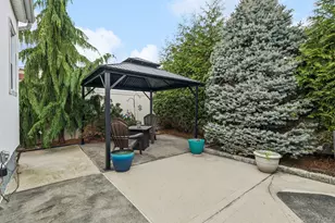 466 Jefferson Pl, Mineola, NY 11501 - Photo 23