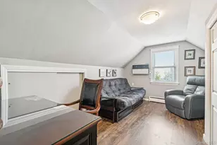 466 Jefferson Pl, Mineola, NY 11501 - Photo 15