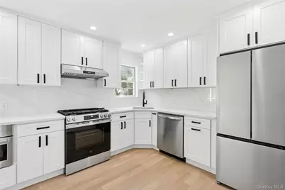 13 Shore Road, Hampton Bays, NY 11946 - Photo 3