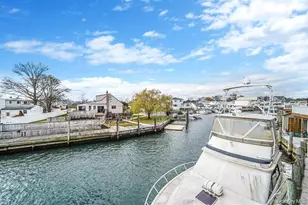 745 S 9th St, Lindenhurst, NY 11757 - Photo 47