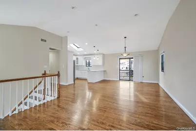 745 S 9th Street, Lindenhurst, NY 11757 - Photo 9