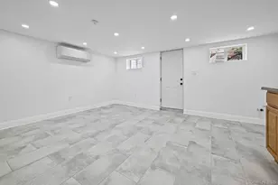 238-11 148th Dr, Rosedale, NY 11422 - Photo 17