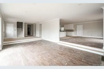 127 Berkshire Road, Rockville Centre, NY 11570 - Photo 9