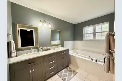 142 Pinebrook Drive, Hyde Park, NY 12538 - Photo 15