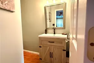 142 Pinebrook Dr, Hyde Park, NY 12538 - Photo 11