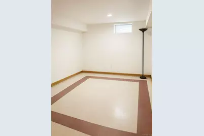 243 Cushing Avenue, Williston Park, NY 11596 - Photo 7