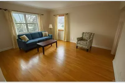 243 Cushing Avenue, Williston Park, NY 11596 - Photo 5