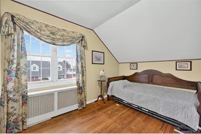 51 Park Avenue, New Hyde Park, NY 11040 - Photo 13