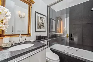 7 Folie Ct, Manhasset, NY 11030 - Photo 27