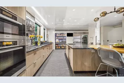 7 Folie Court, Manhasset, NY 11030 - Photo 13