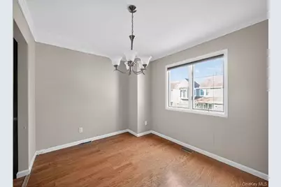 301 Kensington Way, Mount Kisco, NY 10549 - Photo 11