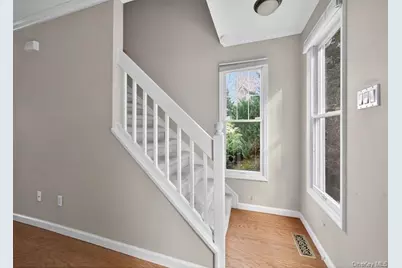 301 Kensington Way, Mount Kisco, NY 10549 - Photo 9