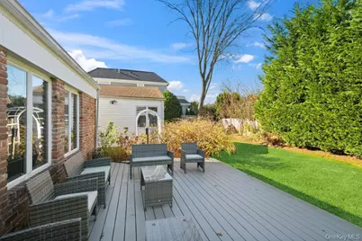 72 Lake End Road, Merrick, NY 11566 - Photo 39