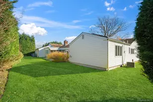 72 Lake End Rd, Merrick, NY 11566 - Photo 37