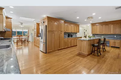 72 Lake End Road, Merrick, NY 11566 - Photo 17