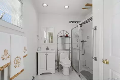 72 Lake End Road, Merrick, NY 11566 - Photo 27