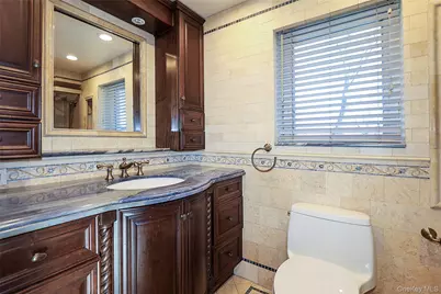 174 Parkside Drive, Roslyn Heights, NY 11577 - Photo 17