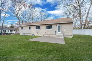 14 Clearview, Selden, NY 11784 - Photo 5