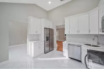 14 Clearview, Selden, NY 11784 - Photo 19