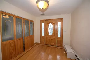 24 Cable Ln, Hicksville, NY 11801 - Photo 3