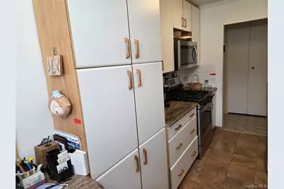 463 Summit Avenue #2F, Cedarhurst, NY 11516 - Photo 9