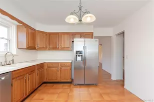 69 Veltri Ln, Yonkers, NY 10704 - Photo 9