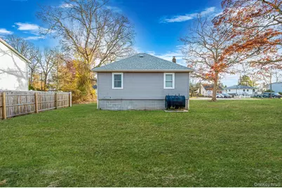 15 Lafayette Drive, Shirley, NY 11967 - Photo 17