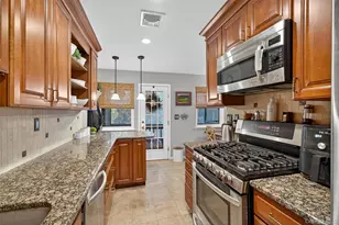 52 Milford Ln, Suffern, NY 10901 - Photo 15