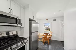 109 Caroline Ave, Franklin Square, NY 11010 - Photo 9