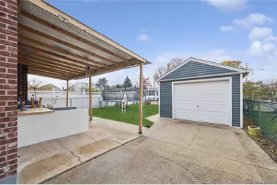 109 Caroline Avenue, Franklin Square, NY 11010 - Photo 27