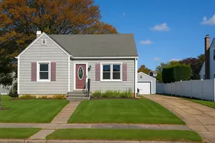 1221 Jackson Ave, Lindenhurst, NY 11757 - Photo 21