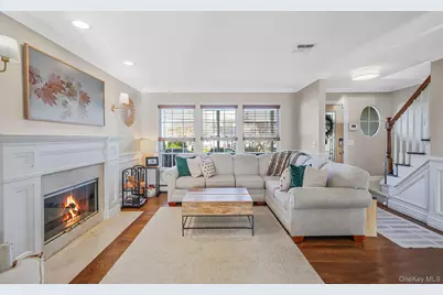 42 Quintuck Lane, East Islip, NY 11730 - Photo 3