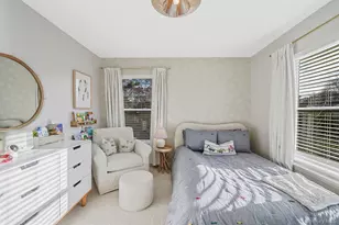 42 Quintuck Ln, East Islip, NY 11730 - Photo 19