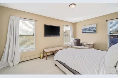 42 Quintuck Lane, East Islip, NY 11730 - Photo 15