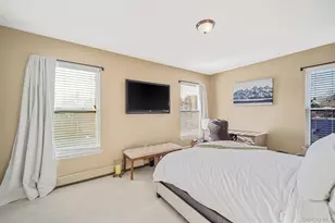 42 Quintuck Ln, East Islip, NY 11730 - Photo 15