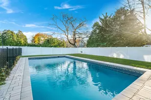 42 Quintuck Ln, East Islip, NY 11730 - Photo 29