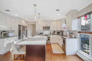 42 Quintuck Ln, East Islip, NY 11730 - Photo 7