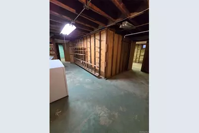 15520 Killarney Street, Howard Beach, NY 11414 - Photo 25