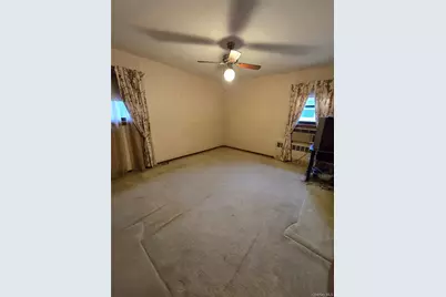 15520 Killarney Street, Howard Beach, NY 11414 - Photo 11