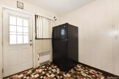 1022 Jackson Avenue, Franklin Square, NY 11010 - Photo 7