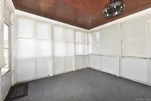 1022 Jackson Ave, Franklin Square, NY 11010 - Photo 13