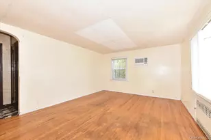 1022 Jackson Ave, Franklin Square, NY 11010 - Photo 5