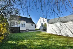 1022 Jackson Ave, Franklin Square, NY 11010 - Photo 25