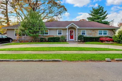 25 Sterling Place, Malverne, NY 11565 - Photo 1