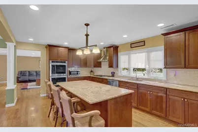 25 Sterling Place, Malverne, NY 11565 - Photo 9