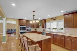 25 Sterling Pl, Malverne, NY 11565 - Photo 9