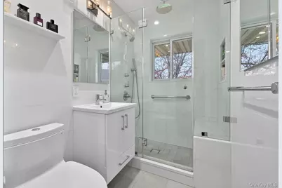 1 Toms Point Lane #2A, Port Washington, NY 11050 - Photo 17