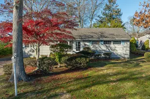 14 Whiting Rd, East Quogue, NY 11942 - Photo 3