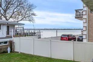 10 Pell Pl, Bronx, NY 10464 - Photo 3