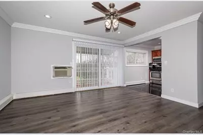 239 Lakeland Avenue #2-5B, Sayville, NY 11782 - Photo 3